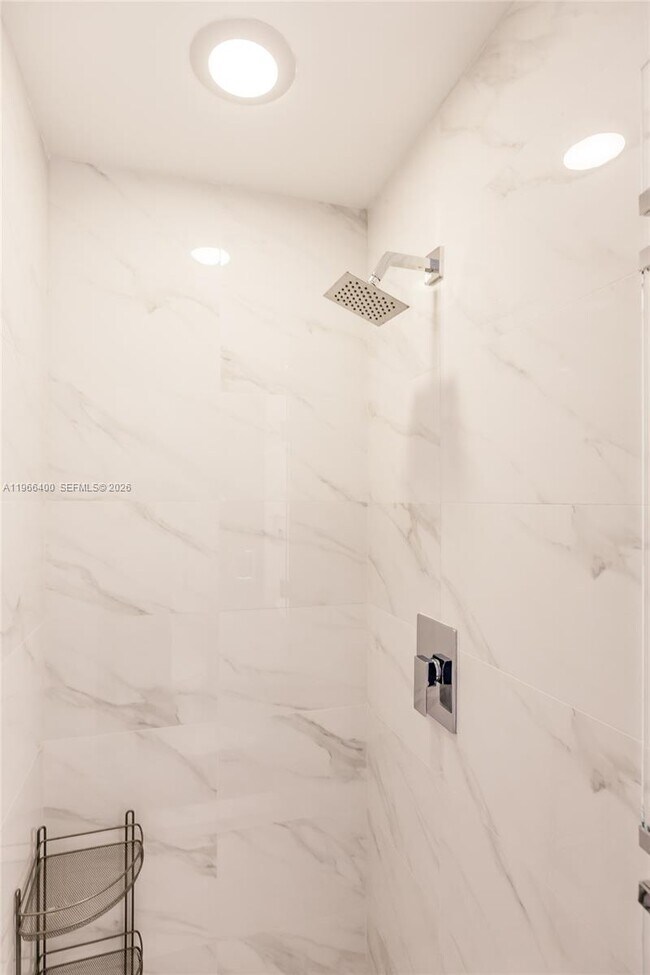 Building Photo - 801 S Miami Ave