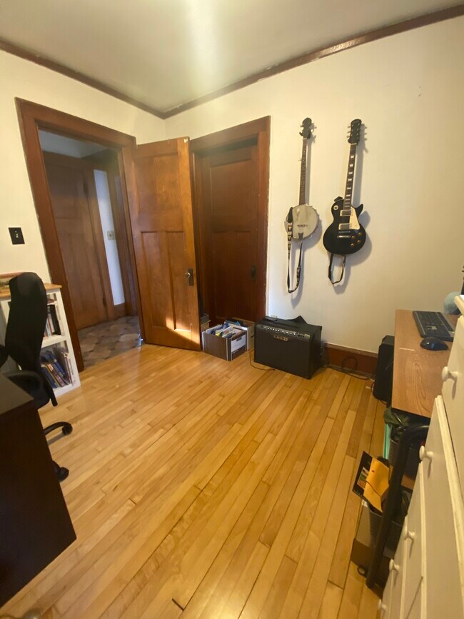 Building Photo - 319 E Montana St