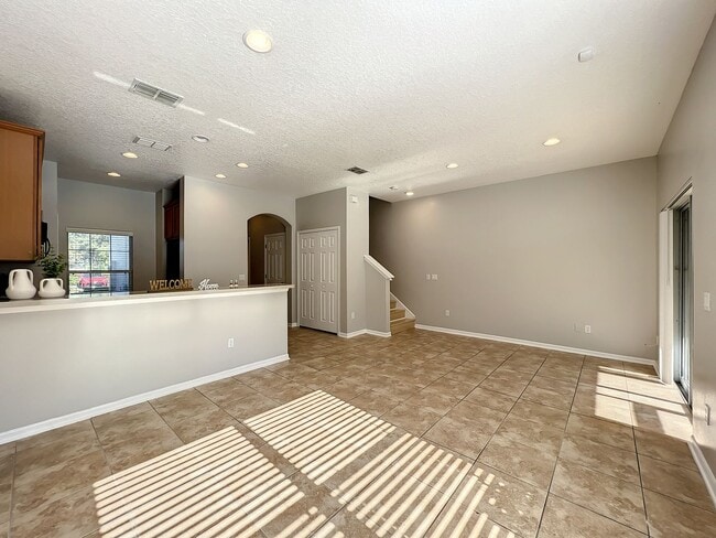 Building Photo - Clubside Pointe
