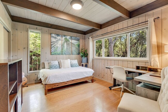 Building Photo - Boulder Creek Sanctuary! 50% off 1st months rent!