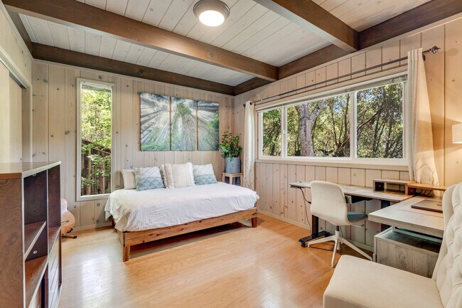 Building Photo - Boulder Creek Sanctuary!