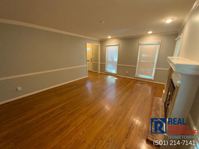 Building Photo - 711 Shea Dr