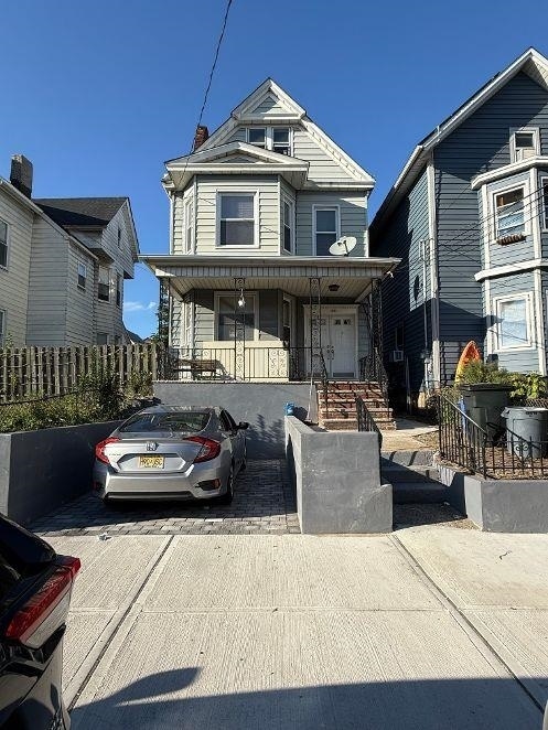 Primary Photo - 125 W 3rd St