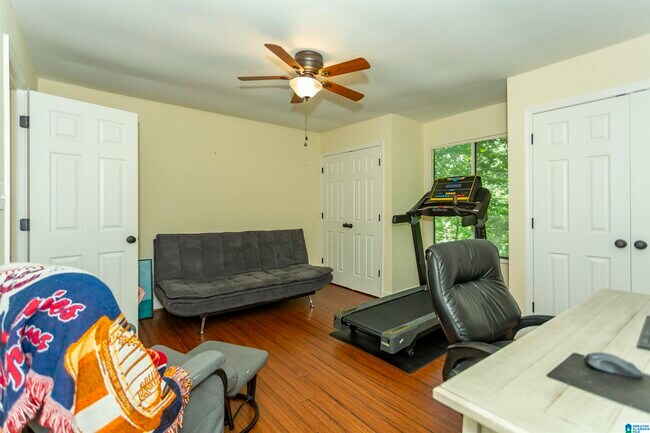 Building Photo - 327 Heath Dr