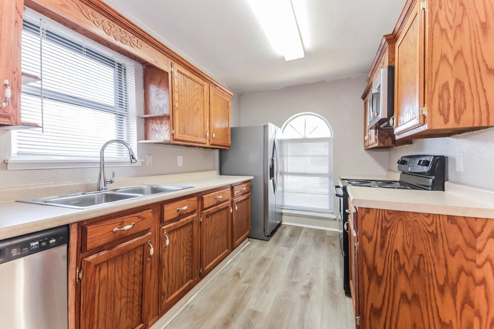 Building Photo - 5916 Cedar Ln