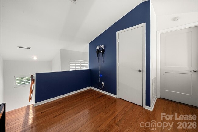 Building Photo - 222 Riverview Terrace