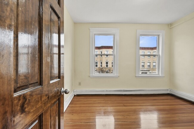 Building Photo - 103 Brunswick St