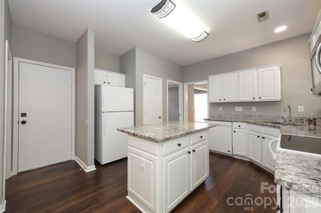 Building Photo - 8306 Hornwood Ct