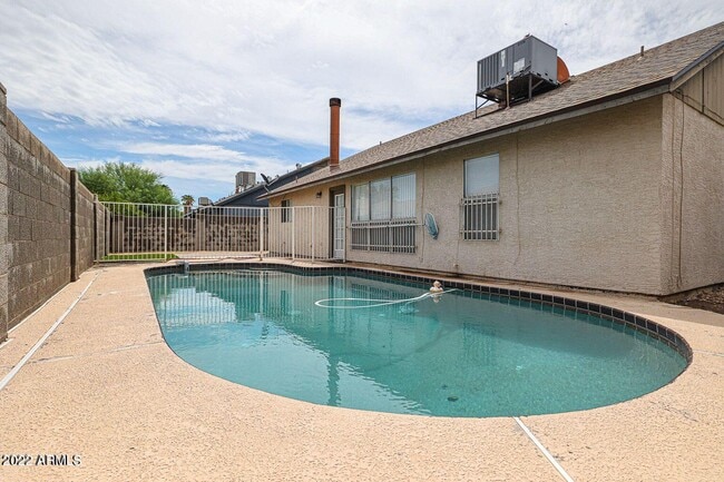 Building Photo - 7320 W Krall St