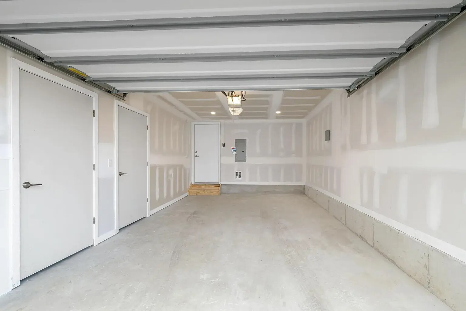 Building Photo - 3001 Schirra Ln