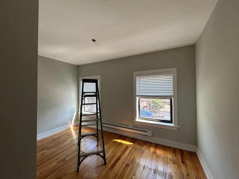 Building Photo - 545 Chestnut St