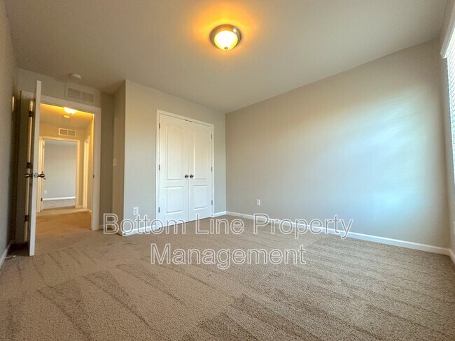 Building Photo - 137 Willow Valley Dr