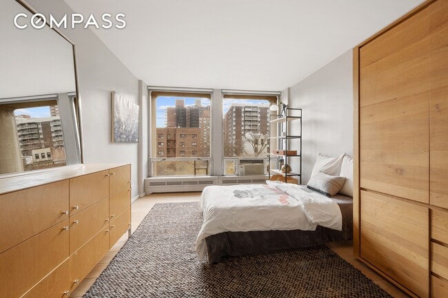 Building Photo - 343 E 30th St