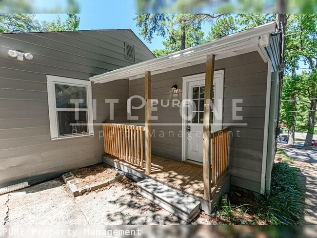 Building Photo - Price Drop Alert!  Fall Rental Specials Available! Welcome to your new home in the heart of Hapev...