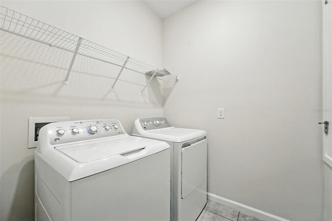 Building Photo - 9944 Red Eagle Dr