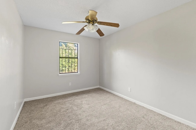 Building Photo - Nice home for rent.