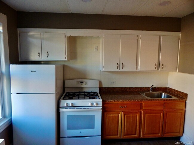 Building Photo - 146 Summerfield St