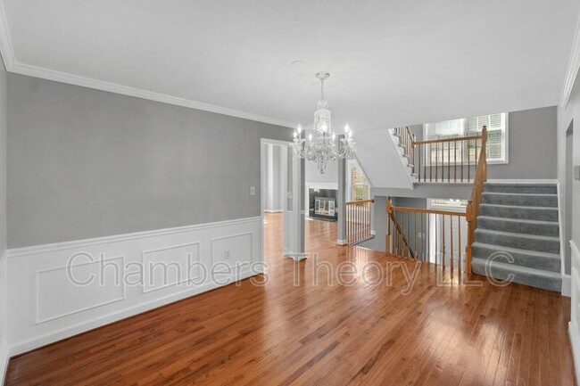 Building Photo - 2170 Kings Garden Way