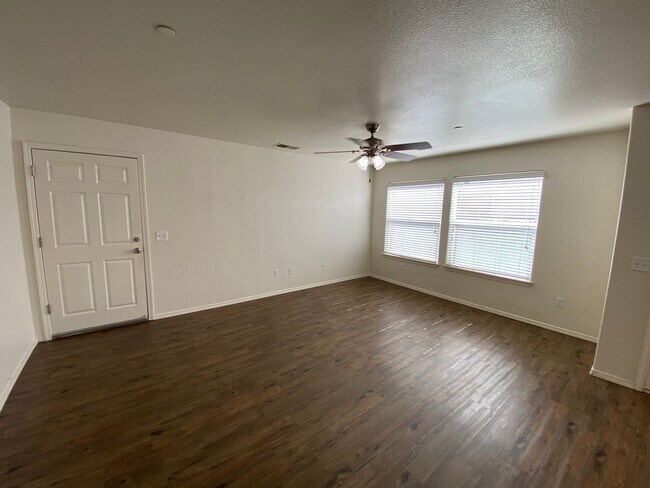 Building Photo - 2109 Bella Oaks Dr