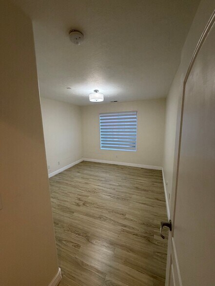 Building Photo - 372 S 930 W