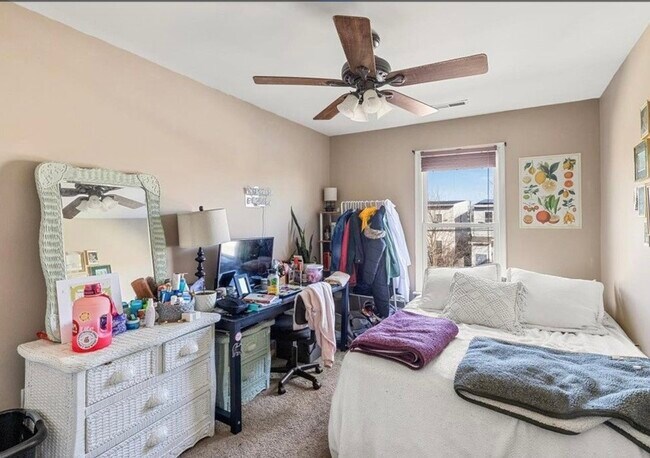 Building Photo - 1006.5 W Clay St