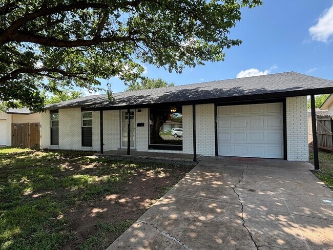 Building Photo - 5102 Benton Dr
