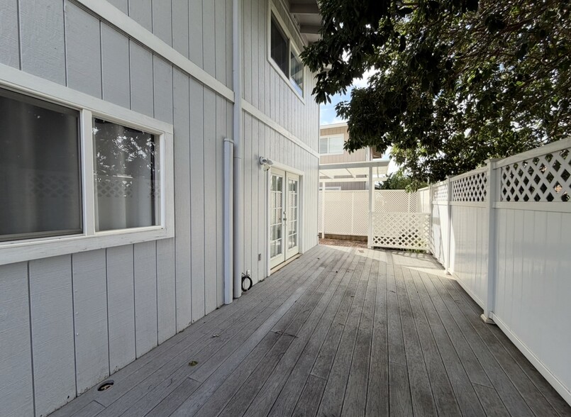 Building Photo - 99-404 Uhaloa St