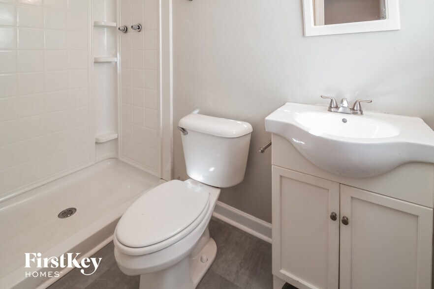 Building Photo - 729 Harbor View Rd