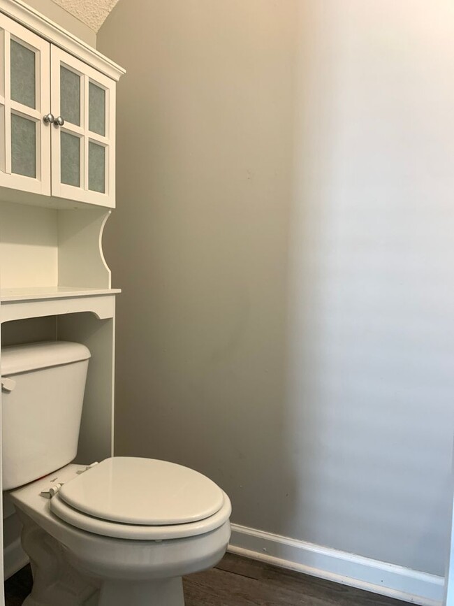 Building Photo - Spacious 2 Story Home In Raleigh, Availabl...