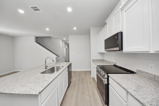 Building Photo - 473 Shoreview Dr