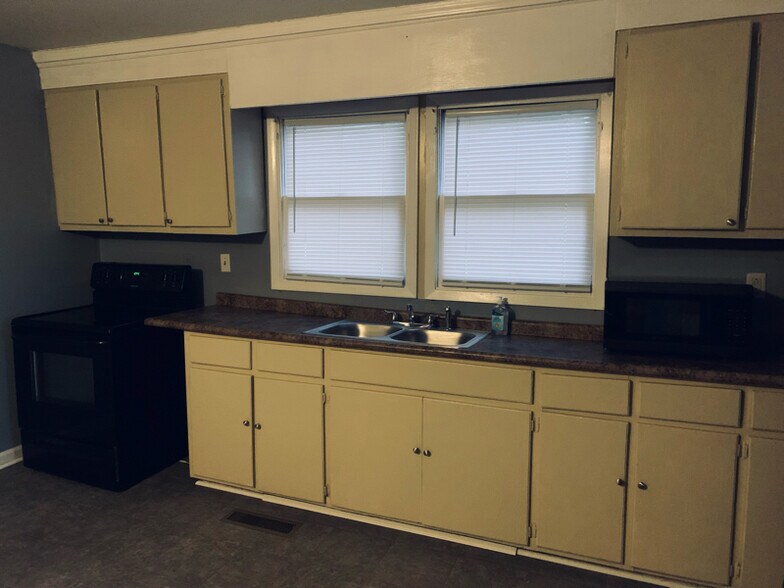 Building Photo - 1344 State University Dr