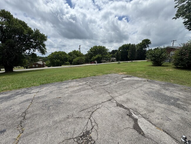 Building Photo - 112 Northside Dr