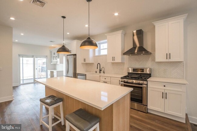 Building Photo - 2106 Manton St