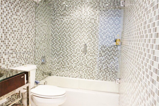 Building Photo - 1980 S Ocean Dr