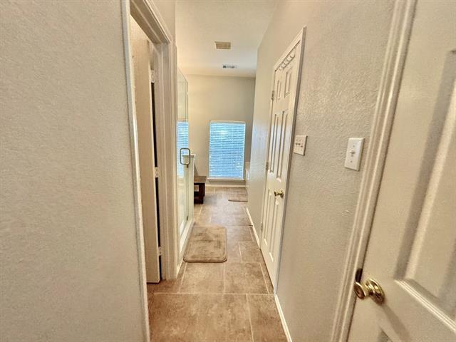 Building Photo - 2429 Deer Horn Dr