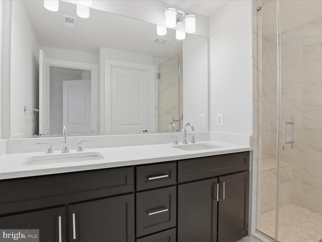 Building Photo - 5266 Ridgeview Retreat Dr