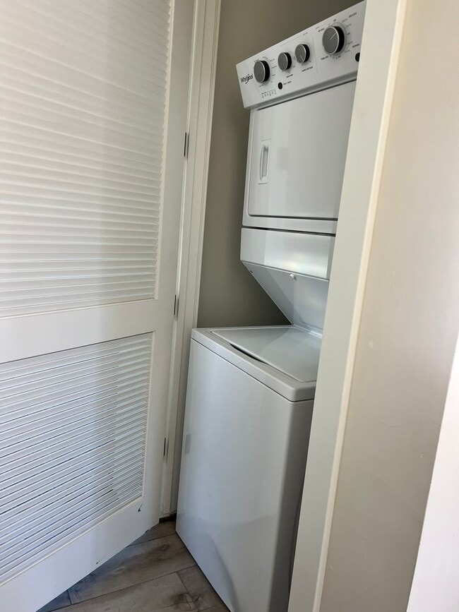 Building Photo - 399 Foothill Blvd