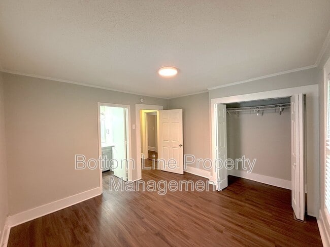 Building Photo - 2225 Celia Ave