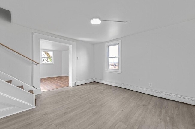 Building Photo - 520 Lincoln Ave