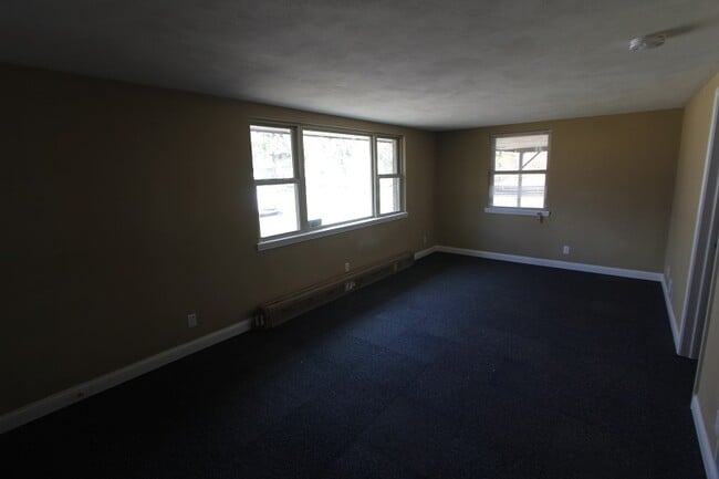 Building Photo - 1618 E Hendryx Pl