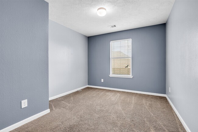 Building Photo - 6719 Path Way Ct