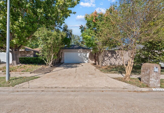 Building Photo - 16106 New Field Dr