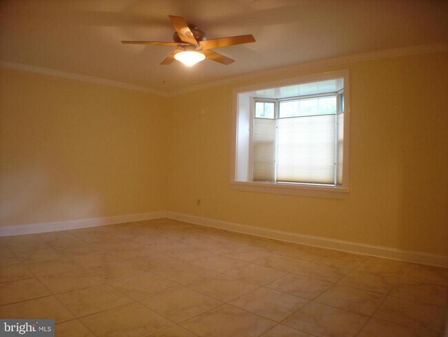 Building Photo - 806 S Arlington Mill Dr