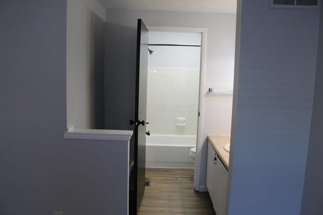 Building Photo - 1823 Worthington Run Dr