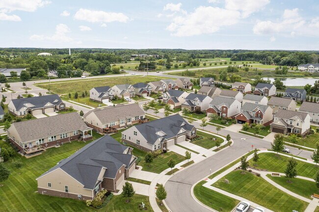 Building Photo - 402 Henstride Ct