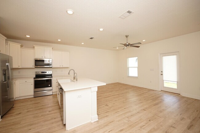 Building Photo - 22 Redbird Lp