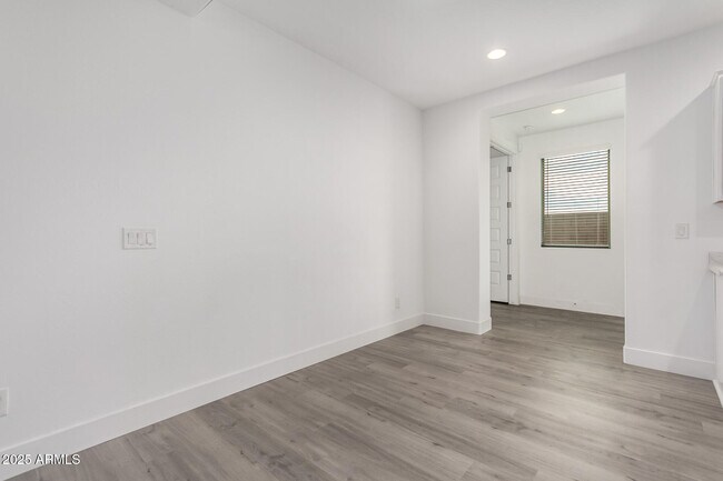 Building Photo - 7276 S 22nd Ln