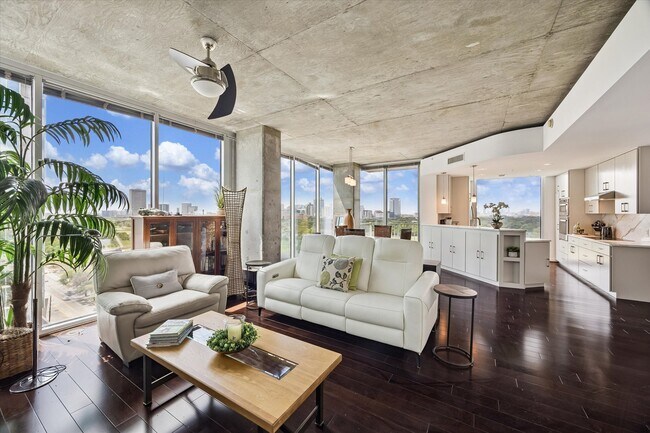 Building Photo - 5925 Almeda Rd