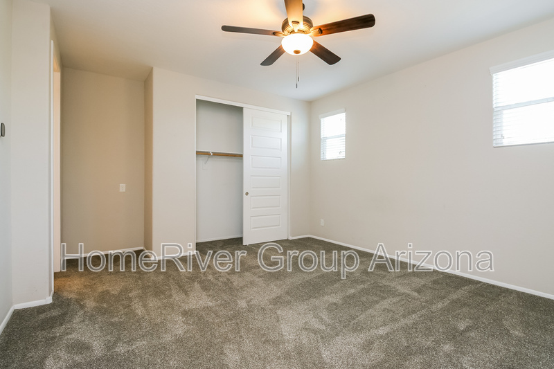 Building Photo - 7024 W Corona Dr