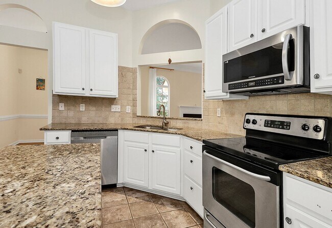 Building Photo - Beautiful 4/3 Home for Rent